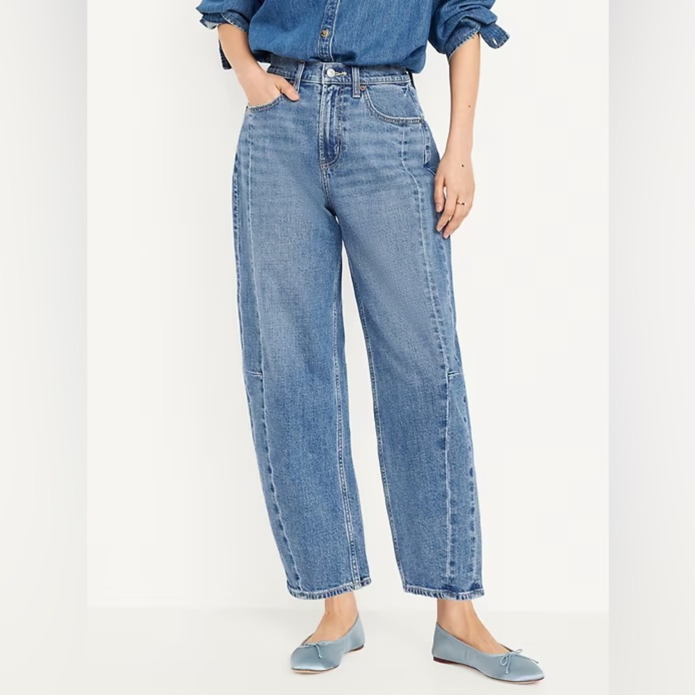 NWT! Old Navy Medium Wash High-Waisted Barrel Ankle Jeans - Size 2 🩷 #672531